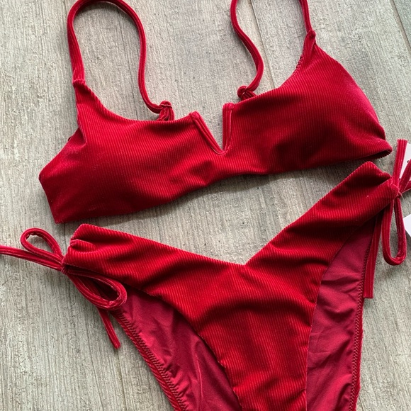 π₯π₯RVCA - KNOCK OUT V WIRE V HIGH-RISE BIKINI SETπ₯π₯ - Picture 5 of 8